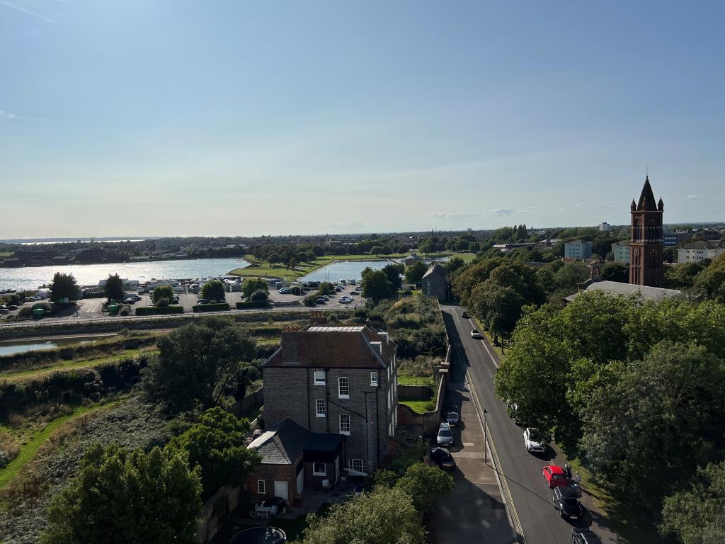 Lot: 71 - FLAT FOR INVESTMENT OR OCCUPATION WITH ATTRACTIVE VIEWS - View of Holy Trinity Church and Cockle Pond